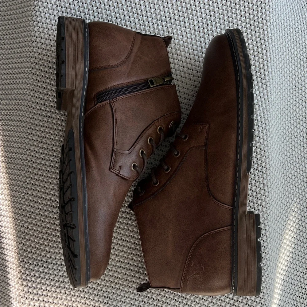 Steve Madden Tan Leather Lace-Up Boots